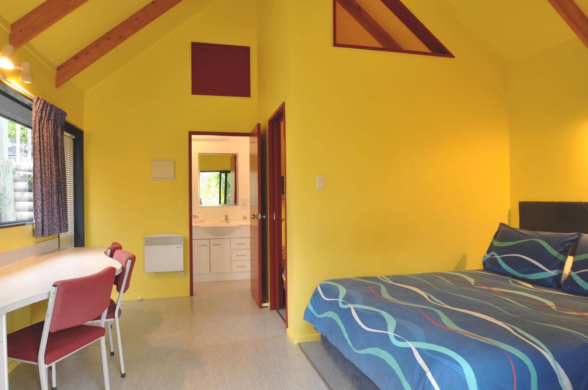 Bay Cabinz Motel Paihia Exteriör bild