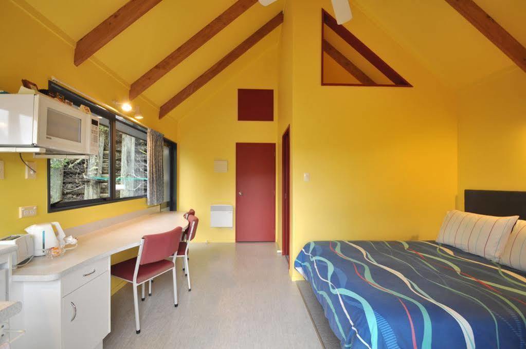 Bay Cabinz Motel Paihia Exteriör bild