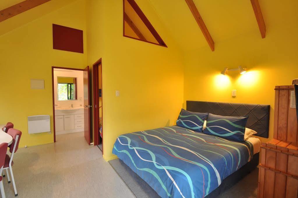Bay Cabinz Motel Paihia Exteriör bild